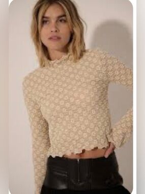 Promesa Cream Floral Textured Long Sleeve Top